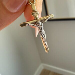 14K Solid Gold Cross Pendant – Yellow Gold